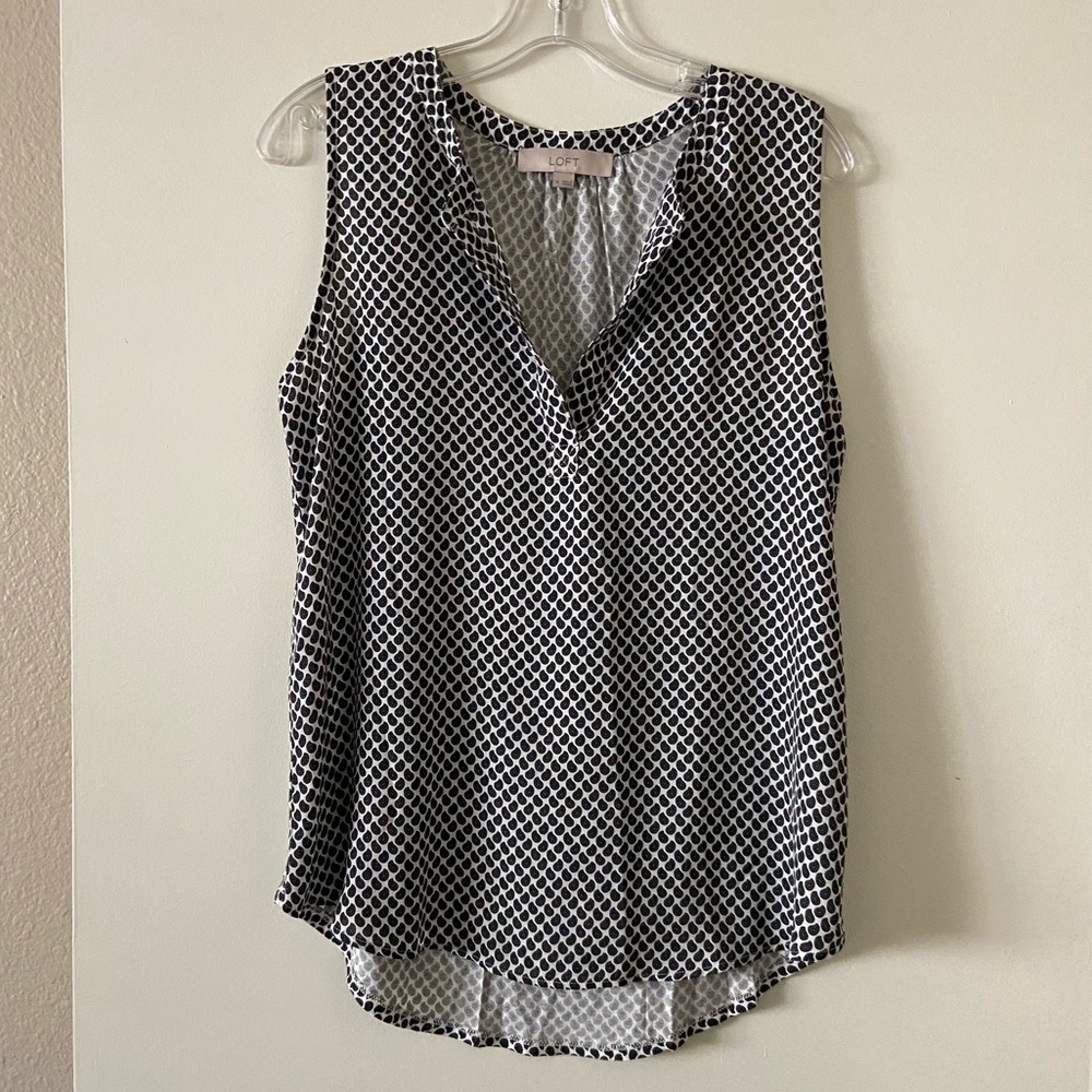 3/$25 LOFT Sleeveless Blouse EUC